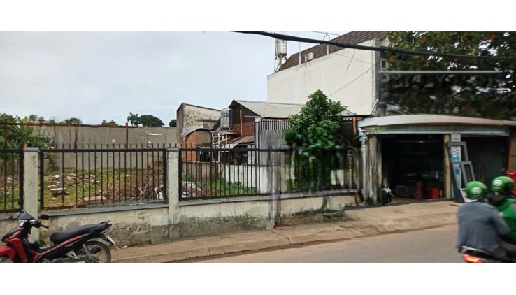 Bán Nhanh Đất Mặt Tiền KD Trung Tâm Hóc Môn 560m2 Ful TC Giá 20 Tỷ